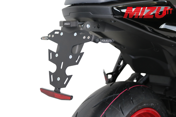 Kennzeichenhalter Fly-Serie Drei1